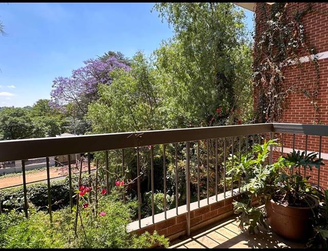 2 BEDROOM APARTMENT FOR SALE IN HYDE PARK